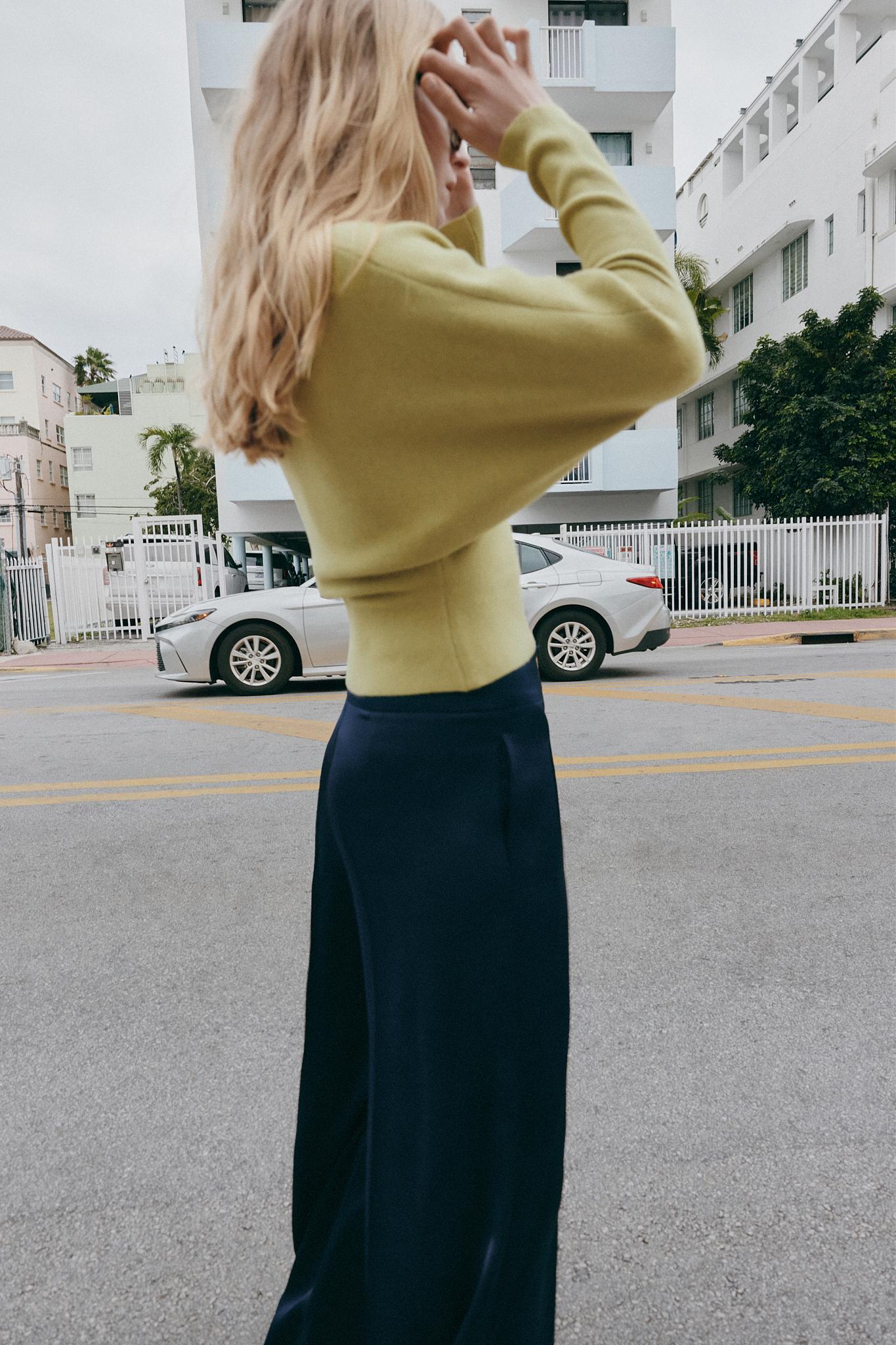 PULL EN MAILLE COL V